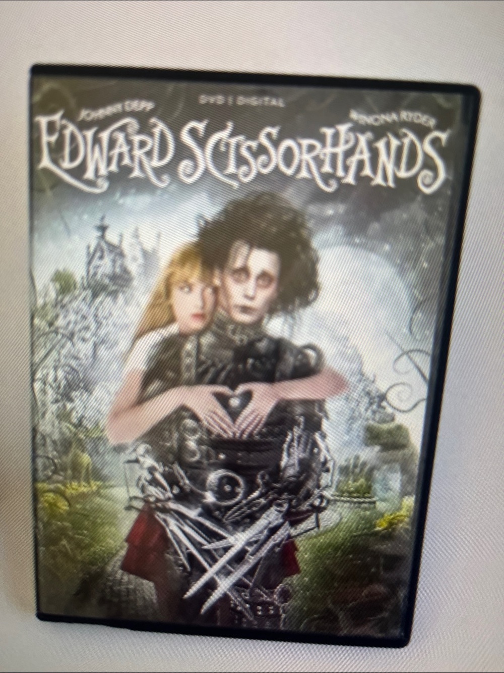 Edward Scissorhands DVD - Tim Burton Classic (Black)